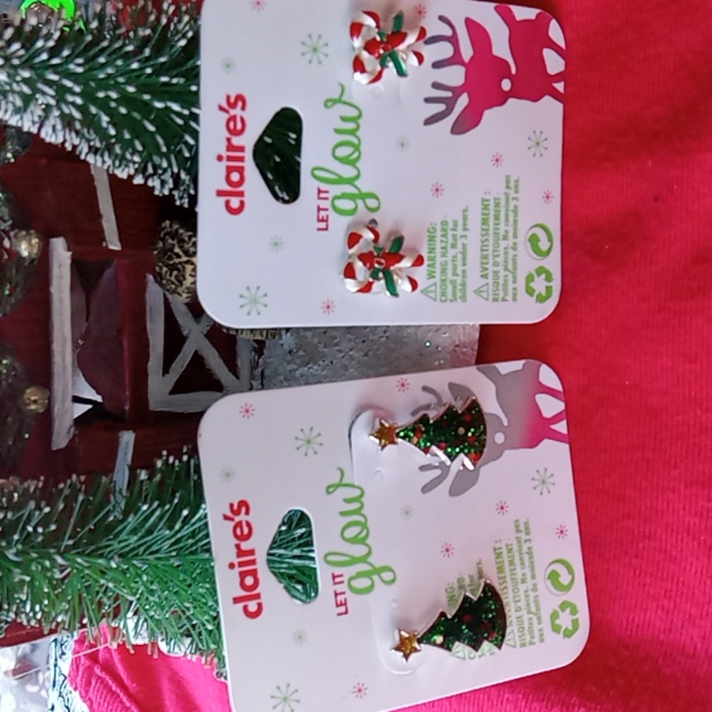 NWT bundle of 2 "Claire's" Christmas earrings
